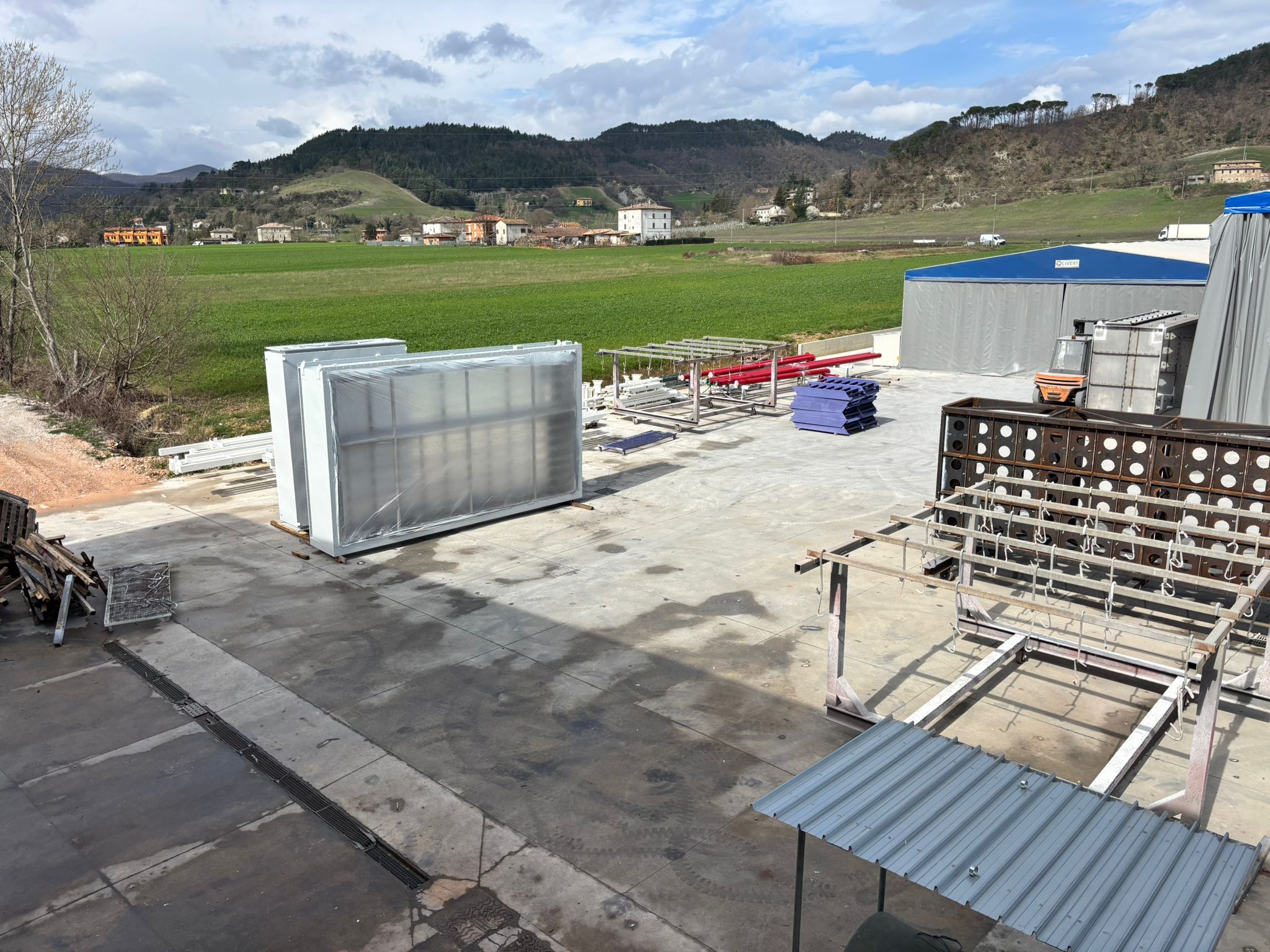 Area di stoccaggio e gestione logistica dei materiali