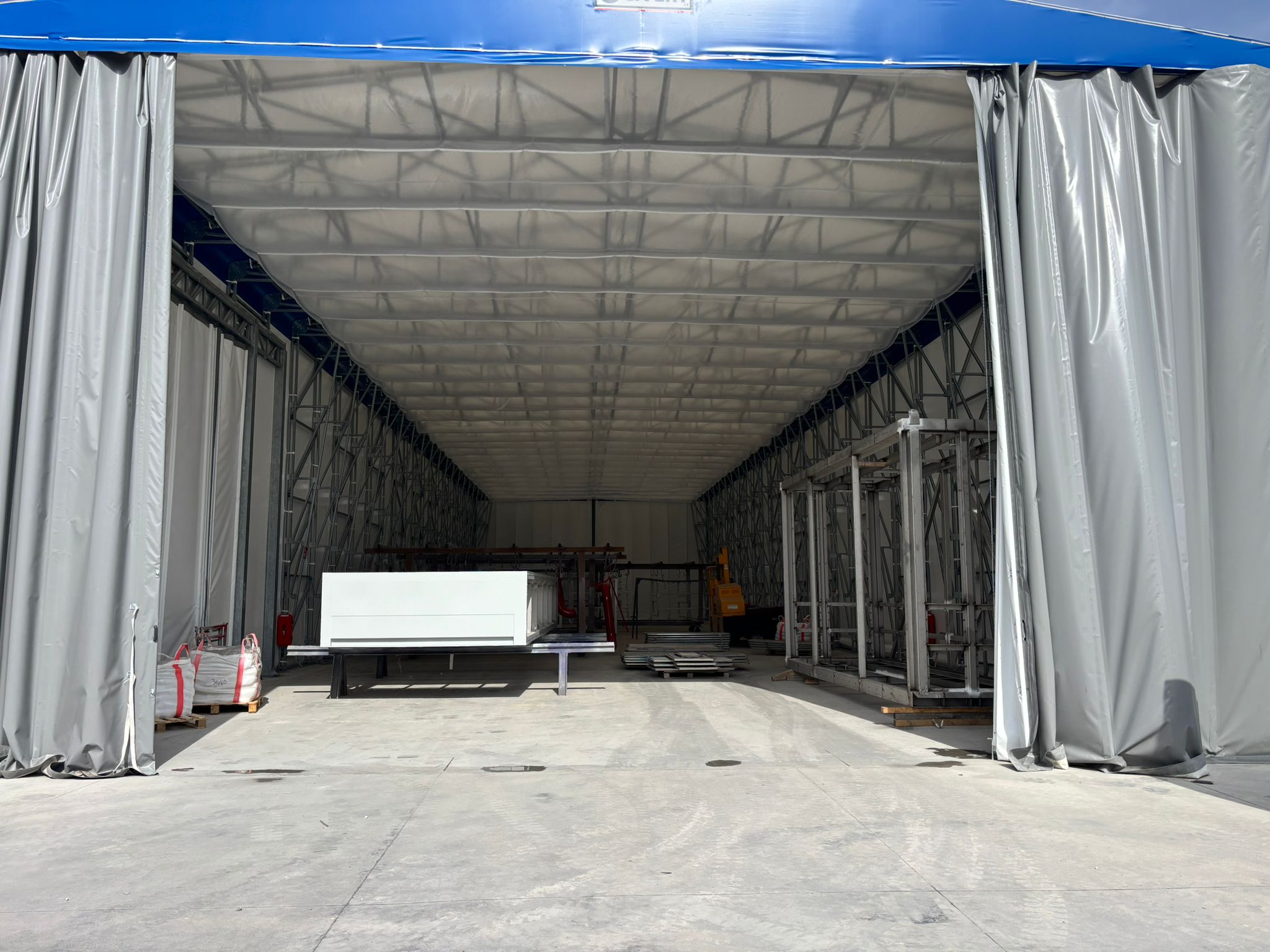 Magazzino coperto per lo stoccaggio dei materiali